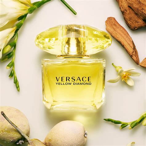 versace perfumes mujer yellow diamond|Versace Yellow Diamond perfume smell.